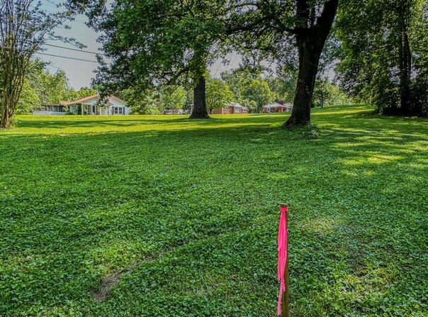 376 A & B E French Avenue, Burnside, KY 41519