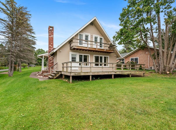 619 Cedar Drive, Indian River, MI 49749