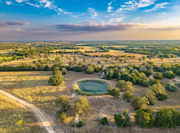 5325 E. Blaschke Road, Schulenburg, TX 78956