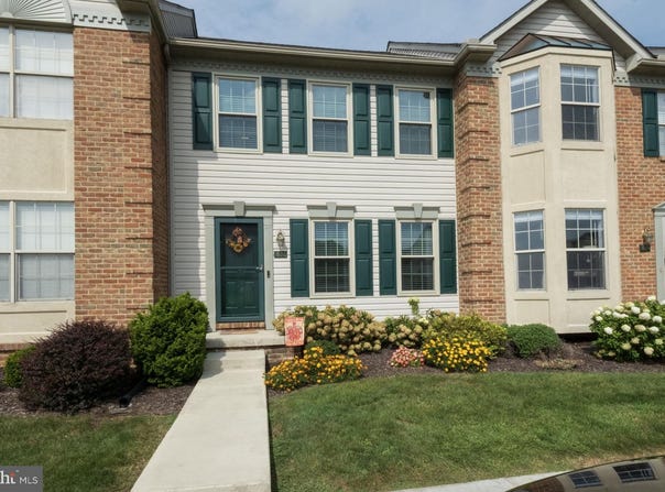 636 COBBLESTONE Lane, LANCASTER, PA 17601