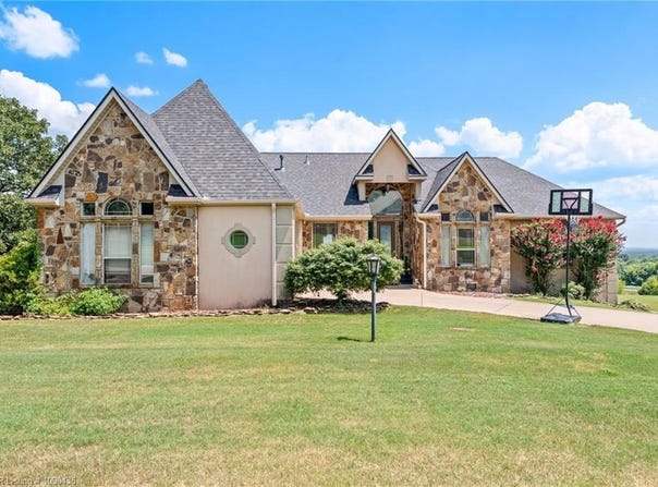 3911 Golf Course DR, Alma, AR 72921