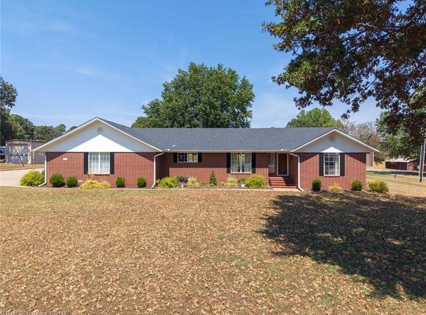 2822 W Main ST, Charleston, AR 72933