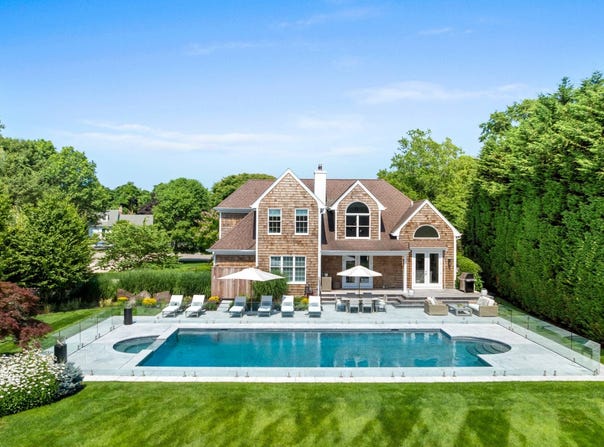 39 Aberdeen Lane, Southampton, NY 11968
