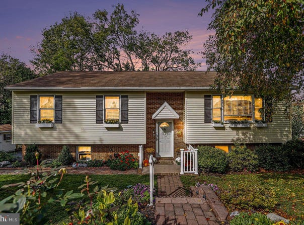 66 ORIOLE Drive, STEVENS, PA 17578