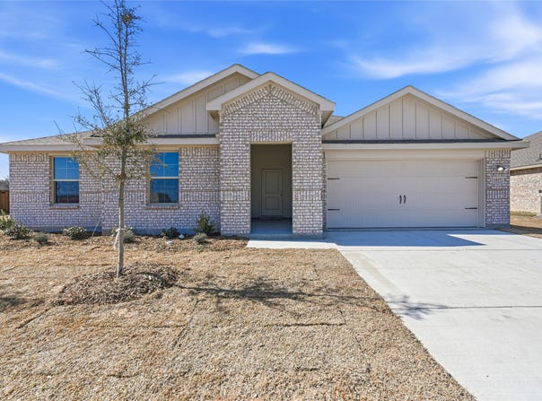 1917 Reveille Way, Terrell, TX 75160