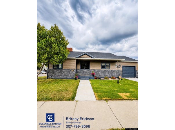 1048 Sage St, Evanston, WY 82930