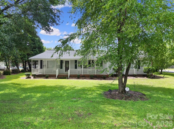 215 W Stevens Street, Kershaw, SC 29067