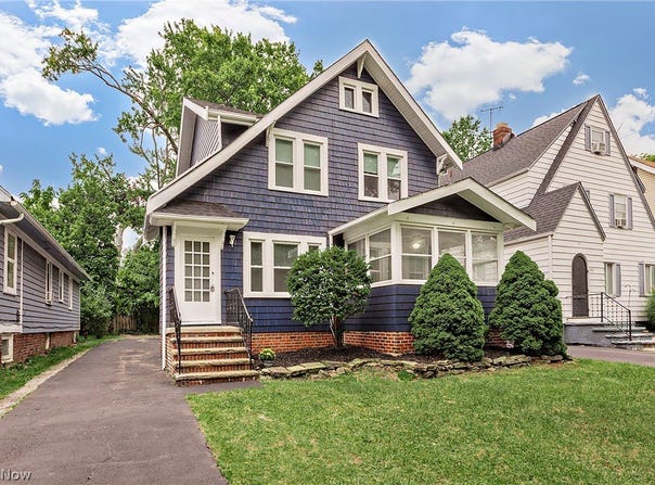 1049 Pembrook Road, Cleveland Heights, OH 44121