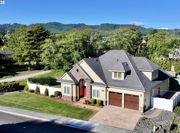 17199 S PASSLEY Rd, Brookings, OR 97415