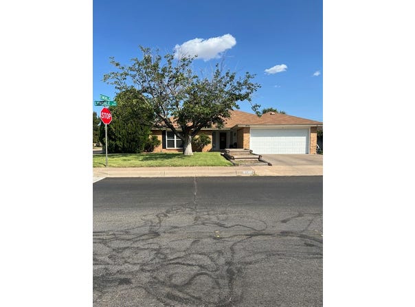 3946 Lyndale Dr, Odessa, TX 79762