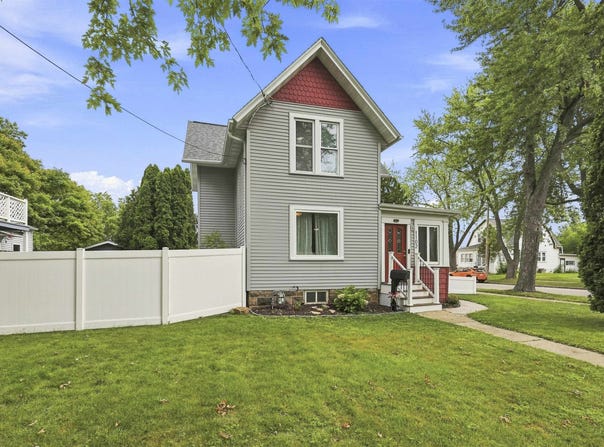 1102 W LAWRENCE Street, APPLETON, WI 54914-5249