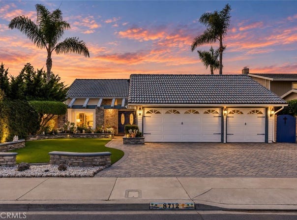 8712 Mossford Dr., Huntington Beach, CA 92646