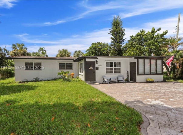 1221 NE 26th Ave, Pompano Beach, FL 33062