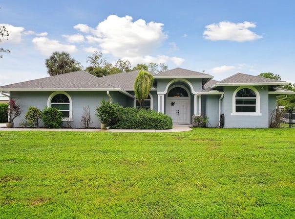 16395 E HIALEAH Drive E, The Acreage, FL 33470