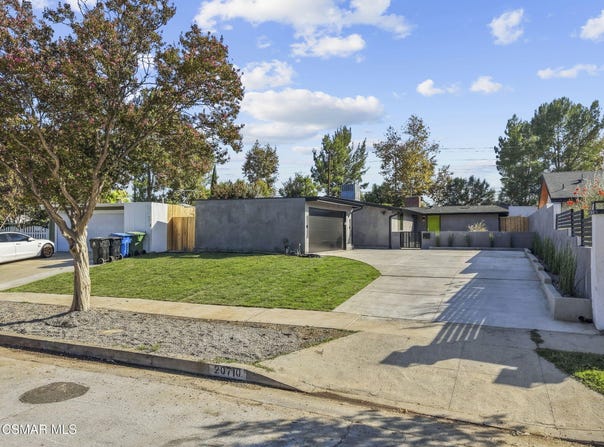 20710 Haynes Street, Winnetka, CA 91306