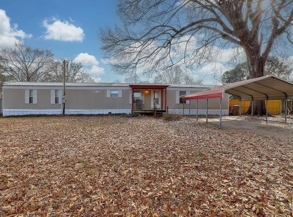 543 Birch St., Maud, TX 75567