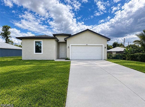 3010 Harvard Circle NE, Labelle, FL 33935