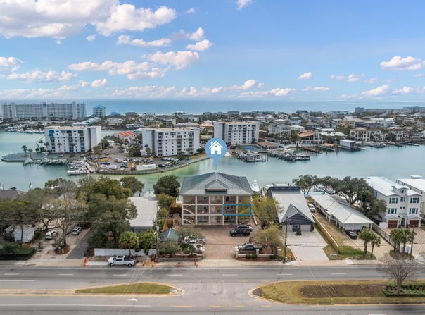 724 Harbor Boulevard, Destin, FL 32541