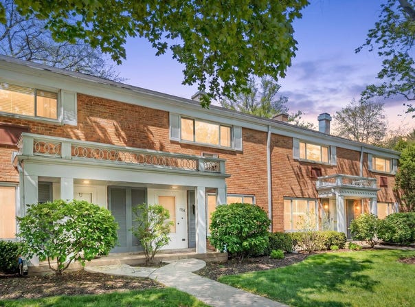 1534 Palmgren Drive, Glenview, IL 60025