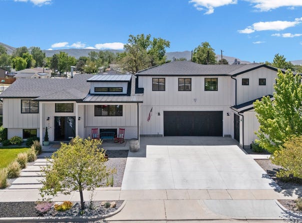 1040 E LARKSPUR Dr, Sandy, UT 84094