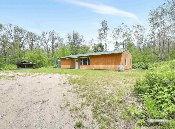 W13670 BROOKS Lane, CRIVITZ, WI 54114