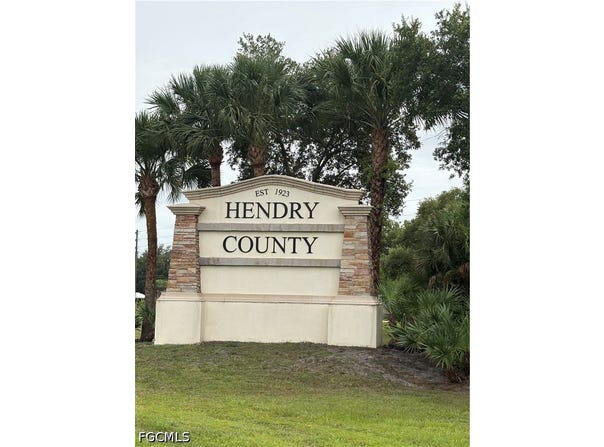 2484 Hendry Isles Boulevard, Clewiston, FL 33440