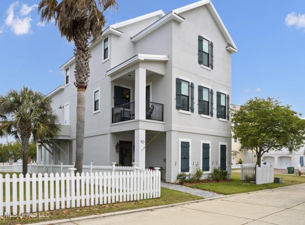 10 Chapel Hill Road, Bay Saint Louis, MS 39520