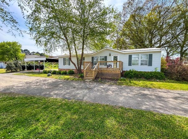 30996 Broad St., BRUCETON, TN 38317