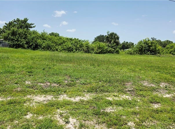1218 NE 9th Avenue, Cape Coral, FL 33909