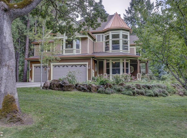 9530 S F Little Butte Road, Eagle Point, OR 97524