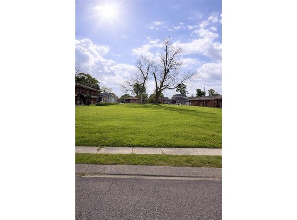 3421 PAKENHAM Drive lot: 9A, Chalmette, LA 70043