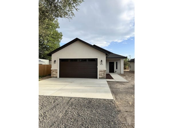 455 E C Avenue, Wendell, ID 83355