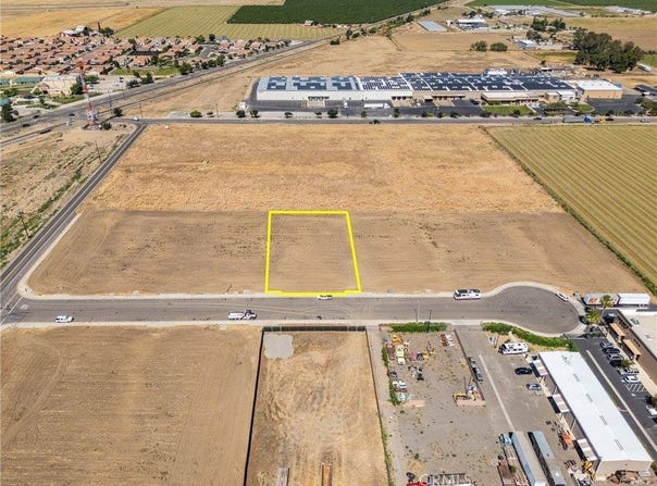 227 Commerce, Los Banos, CA 93635