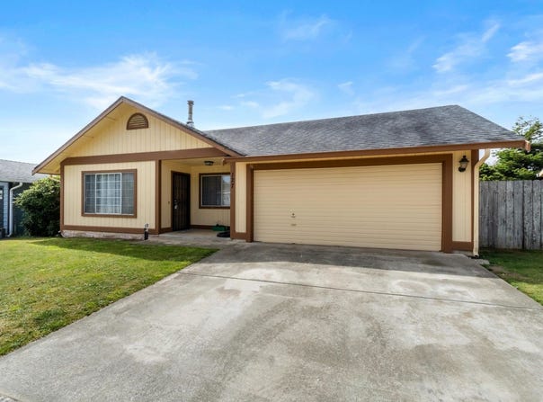 127 E Coolidge, Crescent City, CA 95531