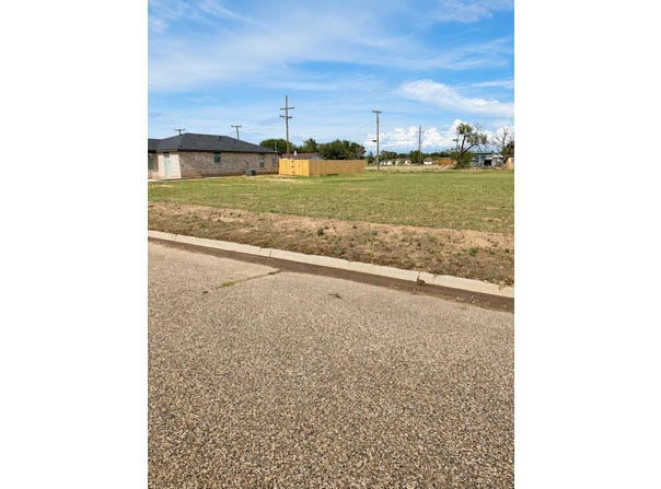 1220 Ave I, Ralls, TX 79357