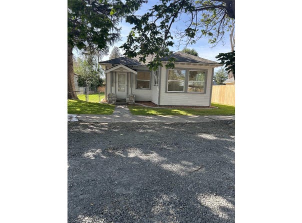 325 Nebraska St, Gooding, ID 83330