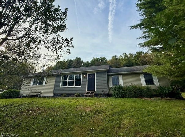 4239 State Route 39 NE, New Philadelphia, OH 44663