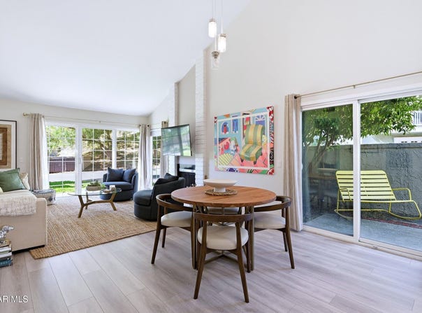 129 Conifer Circle, Oak Park, CA 91377