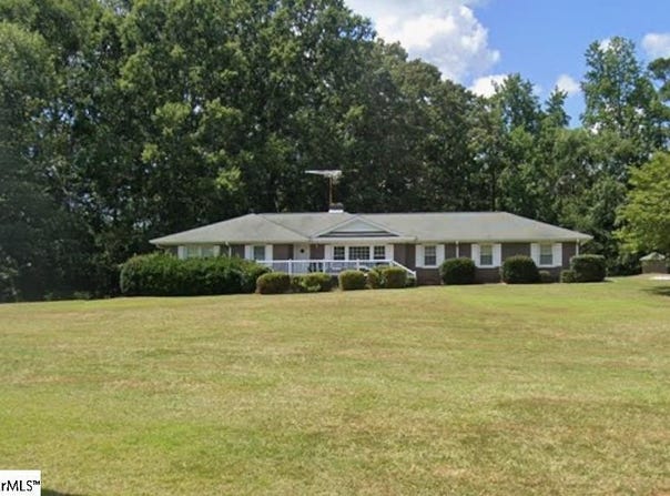 2468 S 221 Highway, Laurens, SC 29360