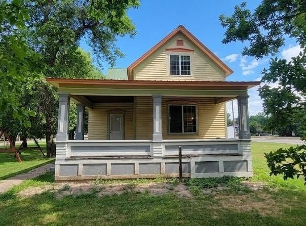 330 Main Street, Ipswich, SD 57451