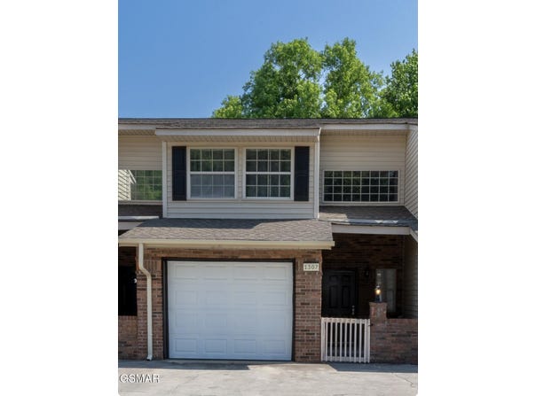 1307 Mountain Meadows Way, Sevierville, TN 37862