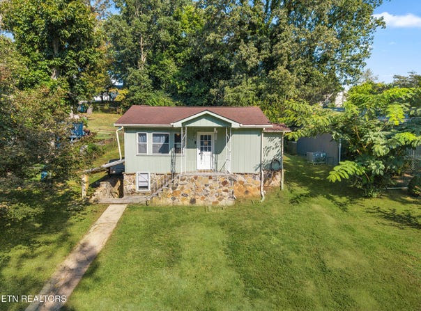 613 W 4th Ave, Lenoir City, TN 37771