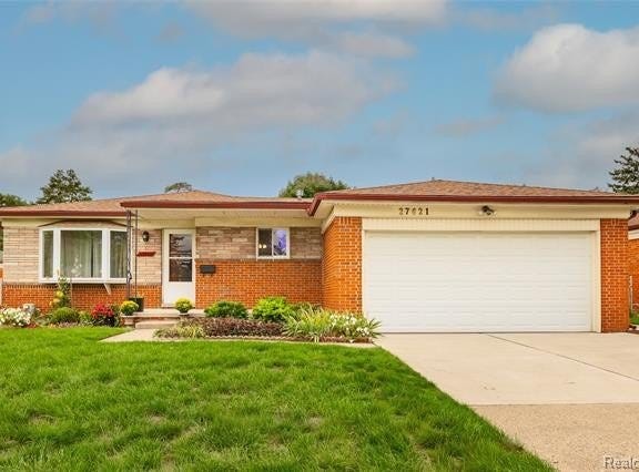 27621 Thomas Avenue, Warren, MI 48092