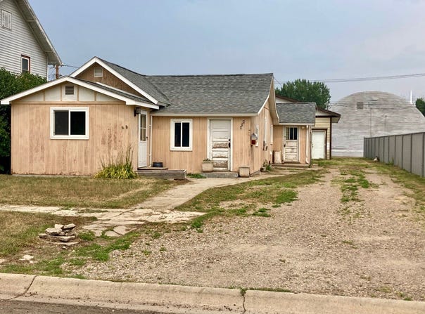 414 2nd St. SE, Sidney, MT 59270