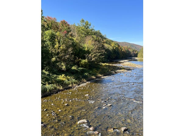 1297 River Road, Jamaica, VT 05343
