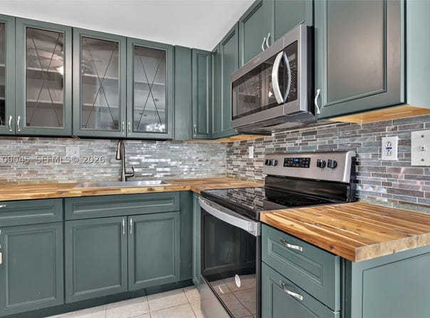 503 Gardens Dr, Pompano Beach, FL 33069