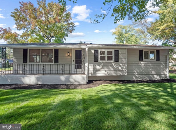 145 AVON Avenue, WESTVILLE, NJ 08093