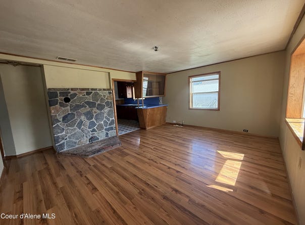 116 W 4th Ave, Clark Fork, ID 83811