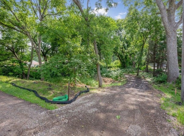 1984 Prosperity Road N, Maplewood, MN 55109