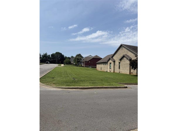 335 Traditions Boulevard, Bowling Green, KY 42103
